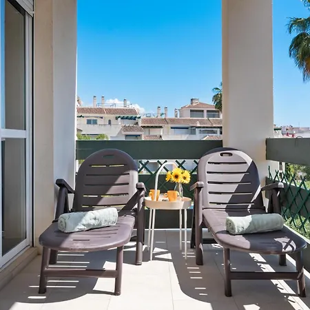 Lovely 2-bed 10 Mins Walk From Puerto Banus Appartamento *