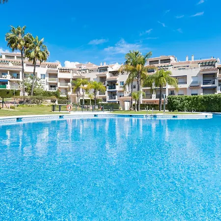 Lovely 2-bed 10 Mins Walk From Puerto Banus Appartamento
