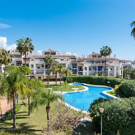 Lovely 2-bed 10 Mins Walk From Puerto Banus Appartamento Marbella